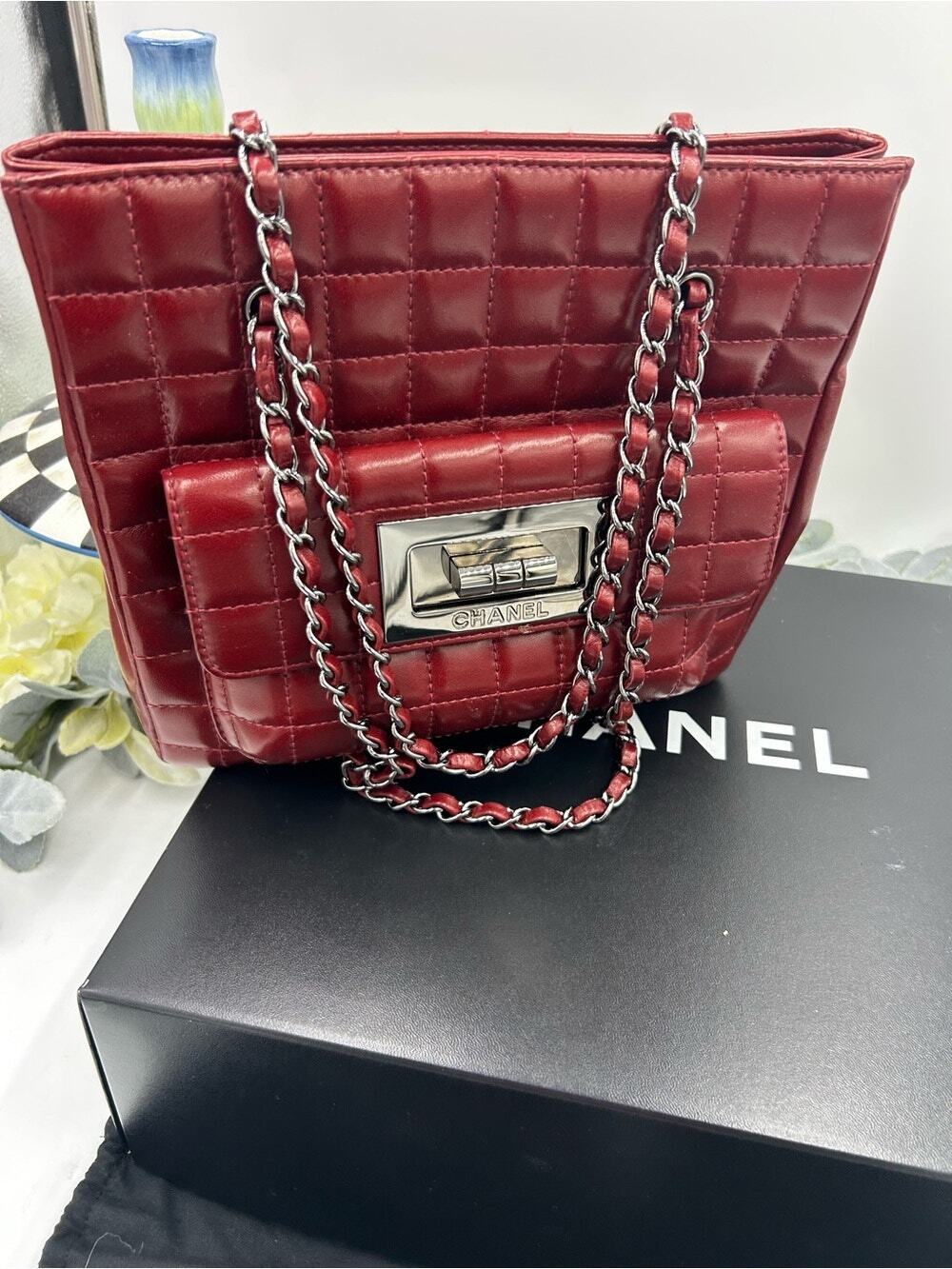 Women Chanel chocolate bar, Mademoiselle reissue square tote bag made in Italy